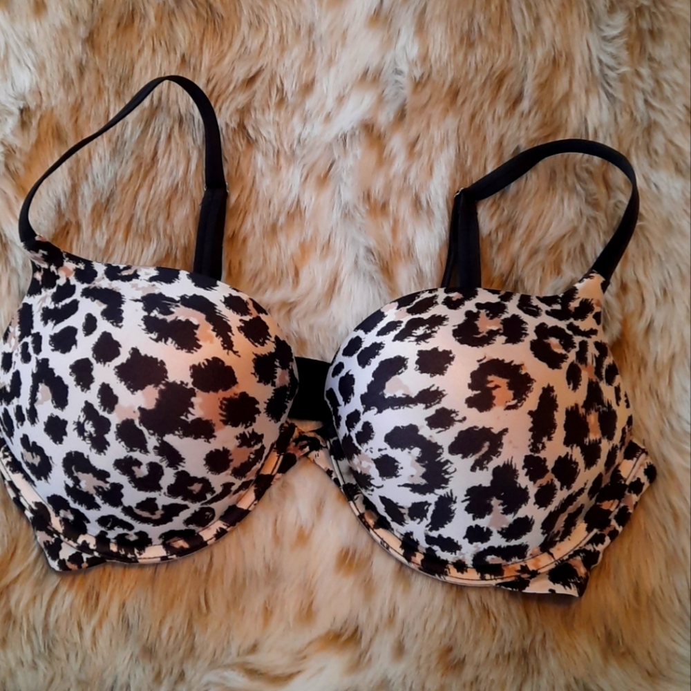 Victoria Secret or Like Bras